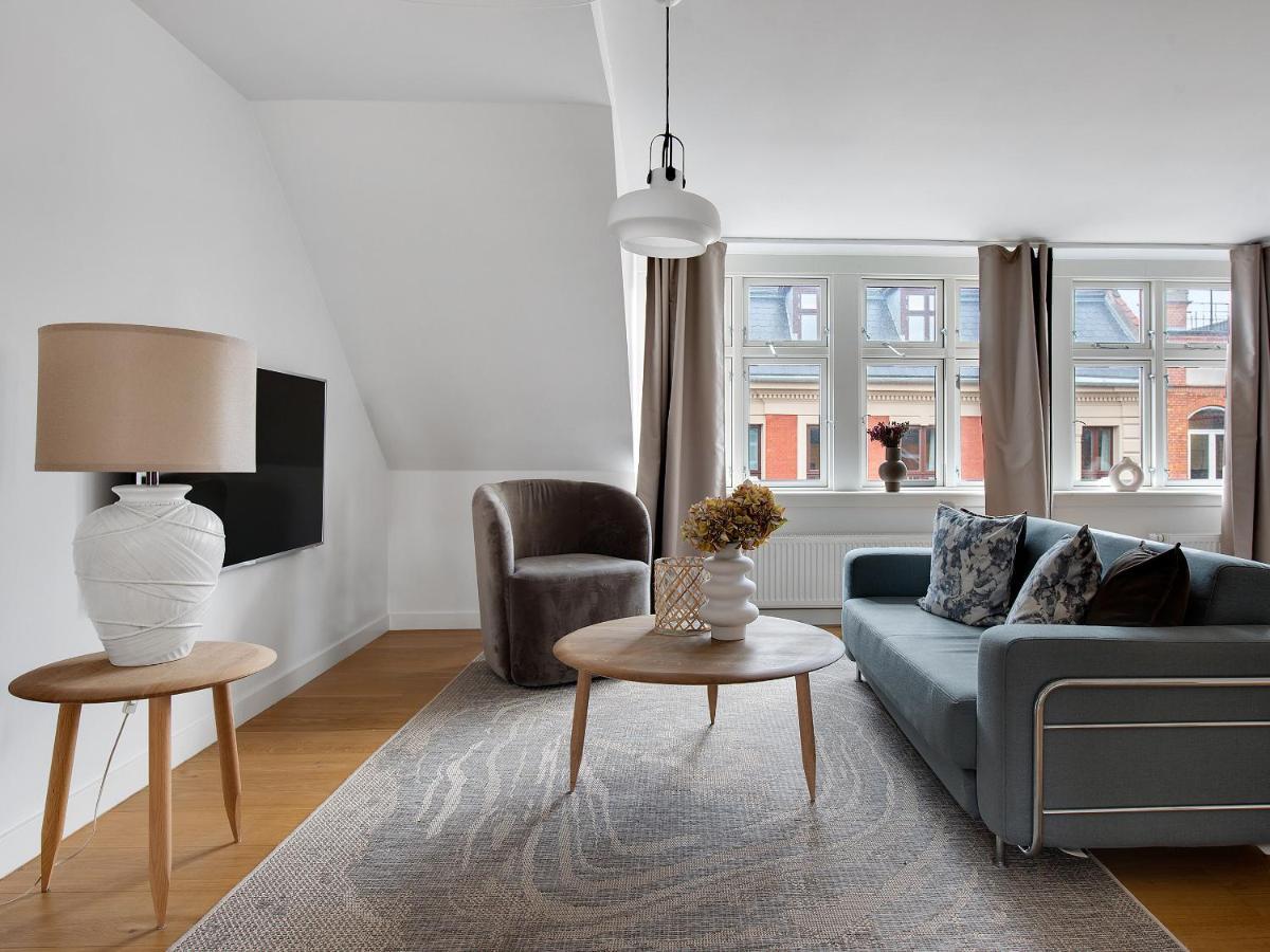 Sanders Leaves - Precious Two-bedroom Penthouse In Downtown Apartamento