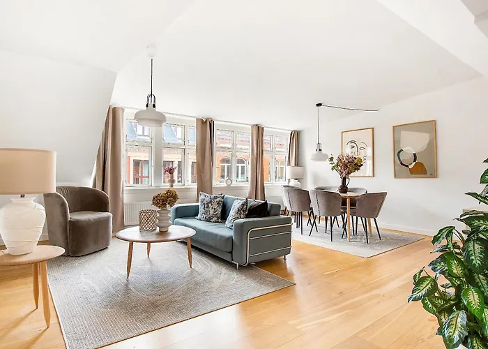Sanders Leaves - Precious Two-Bedroom Penthouse In Downtown Copenhagen