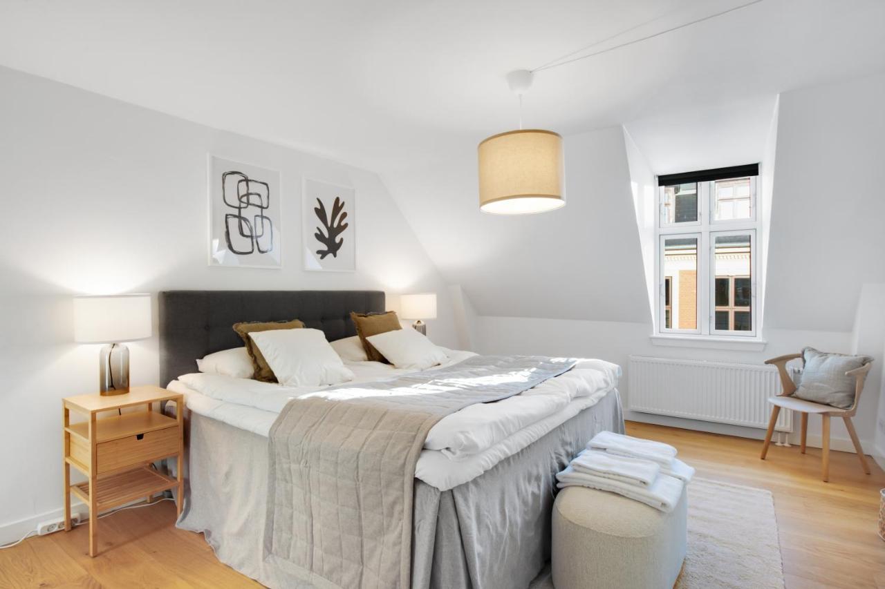 Sanders Leaves - Precious Two-bedroom Penthouse In Downtown * Copenhague